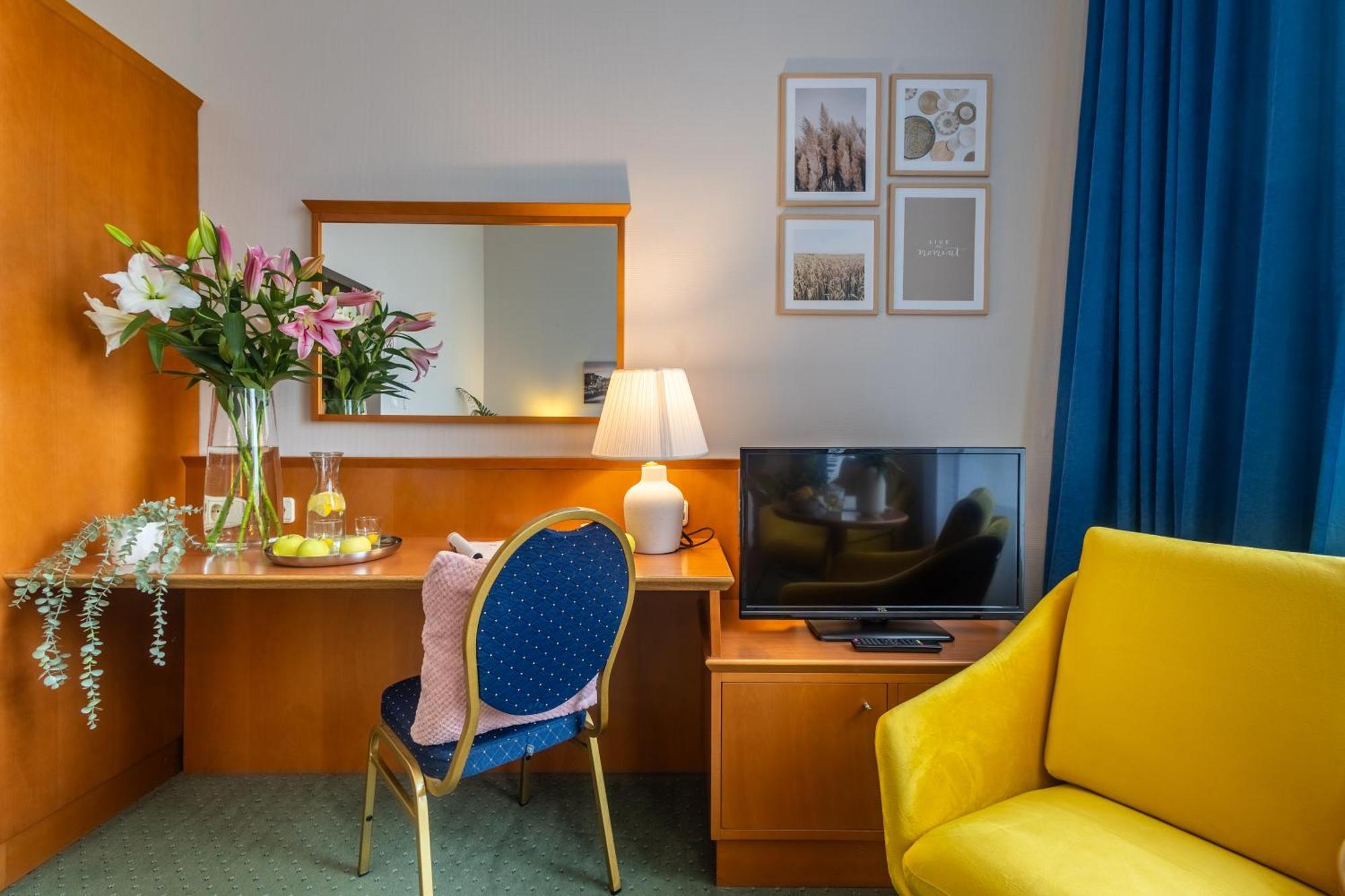 Sofia By The Railway Station Hotel 3*